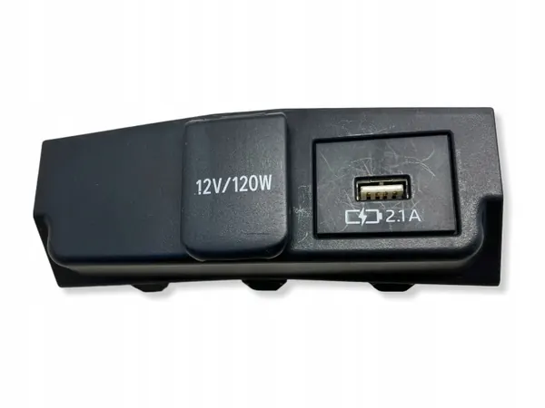 Cache allume-cigare USB OEM OYT26629 pour Corolla image 2