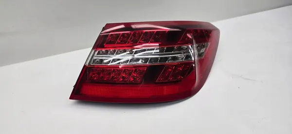 MERCEDES W207 ACHTERLICHT image 2