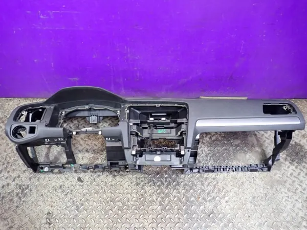 VW Golf VII instrumentpanel OEM 5G1857181A för renovering image 2