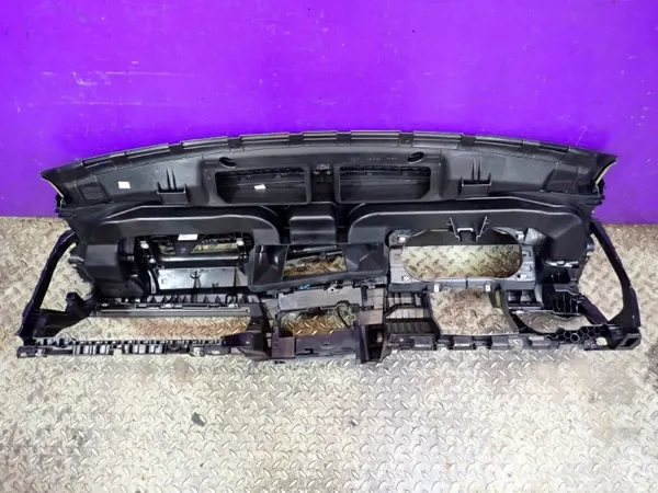 VW Golf VII instrumentpanel OEM 5G1857181A för renovering image 5