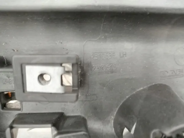 Base degrau cabina DAF esquerda OEM 2310635 - Usado image 4
