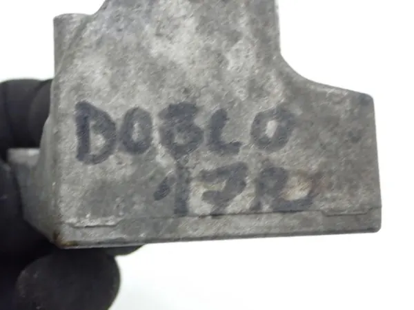 OEM 51869690 Halvaxelsstödbock Begagnad image 5