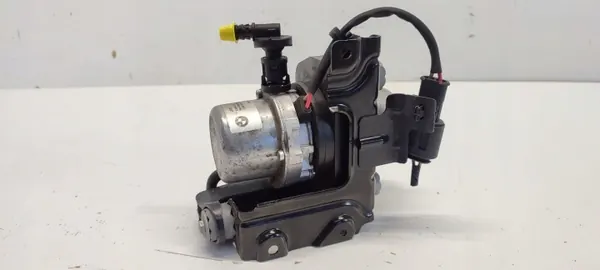 Bomba de vacío BMW OEM 6880628 - Estado usado image 3