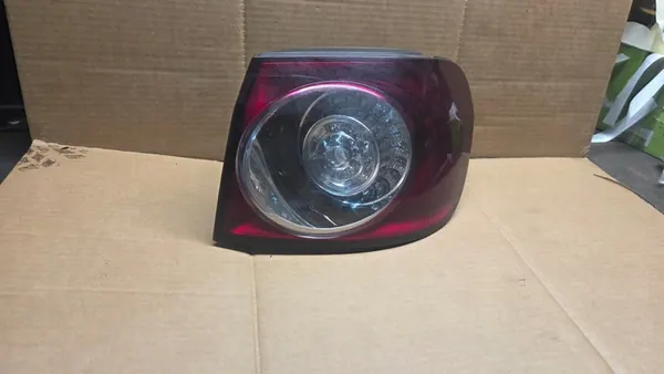 VW GOLF 5 V PLUS Luz Trasera Derecha 5M0945096N image 2