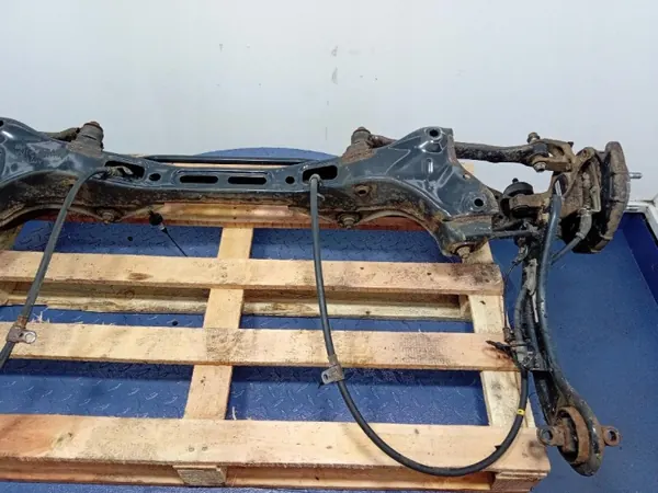 Kia Sportage achterophangingbalk OEM 55410-3U80 image 3