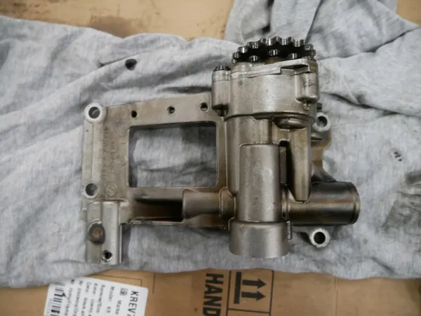 BMW Oljetank 7792945 image 6