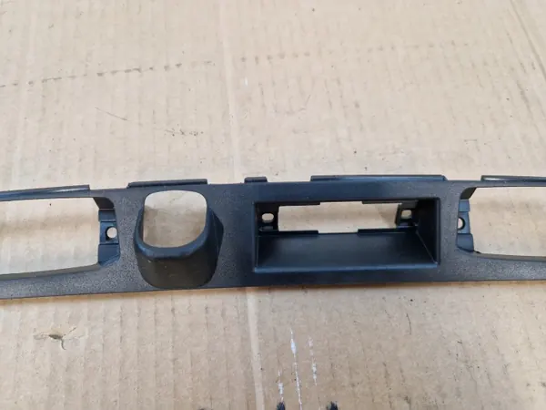 Barre d'éclairage plaque Hyundai Kona I OEM 87312-J9510 image 3