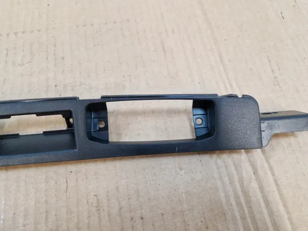 Barre d'éclairage plaque Hyundai Kona I OEM 87312-J9510 image 4