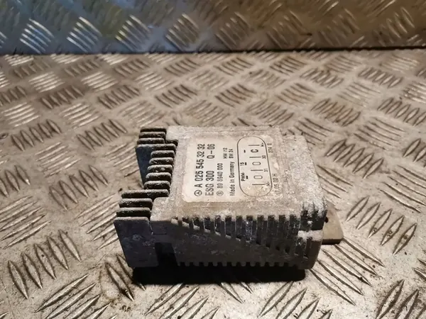 Mercedes-Benz A W168 Tuulettimen ohjausmoduuli 0255453232 image 2