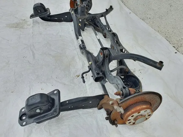 A3 8V Q3 8U T-ROC GOLF OCTAVIA LEON Trave di Sospensione Posteriore image 5