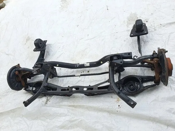 A3 8V Q3 8U T-ROC GOLF OCTAVIA LEON Trave di Sospensione Posteriore image 7