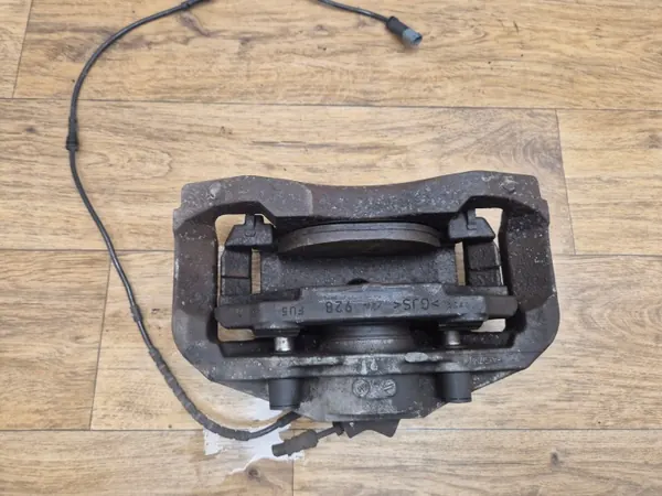 Étrier de frein avant gauche OEM 6792689 BMW image 4