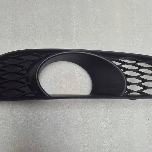 AUDI Q7 4L Tampa esquerda 4L0807675C image 3