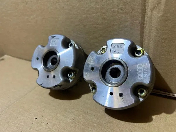 AUDI A6 C6 2.4 V6 Kamaxeljusterare 06E109083G image 2