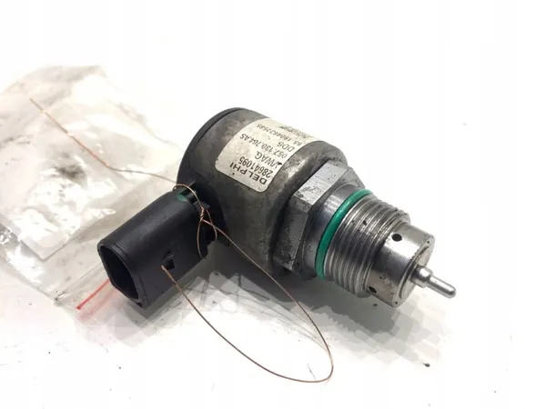 Régulateur Pression Carburant OEM 057130764AS Audi A8 D5 image 2