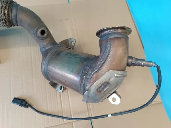 Catalyseur OEM 5WA131723B pour VW Tiguan image 4