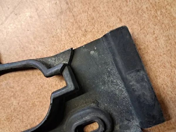 Couvercle de radiateur Mercedes-Benz W124 image 2