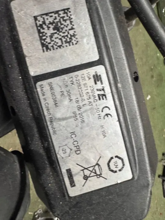Begagnad VW batteriladdare OEM 12E971675CQ image 3
