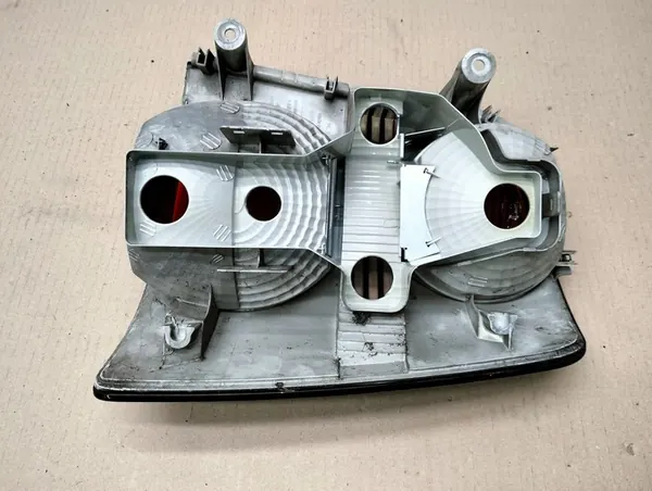 Vänster Bakljus VW Touran I MK1 2006-2010 OEM image 8