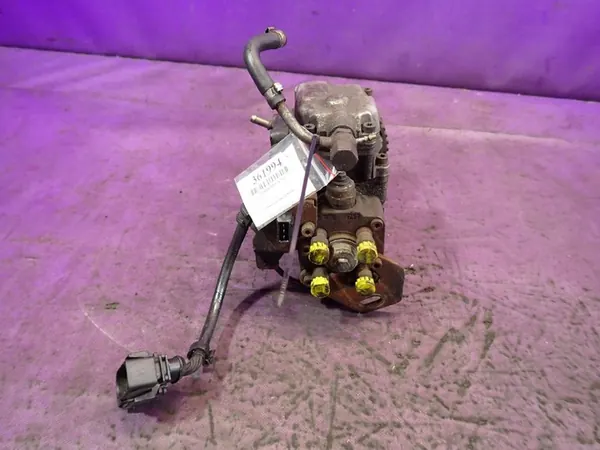 VW POLO III 6N 94-01 1.7 SDI Kraftstoffpumpe 028130111A image 5