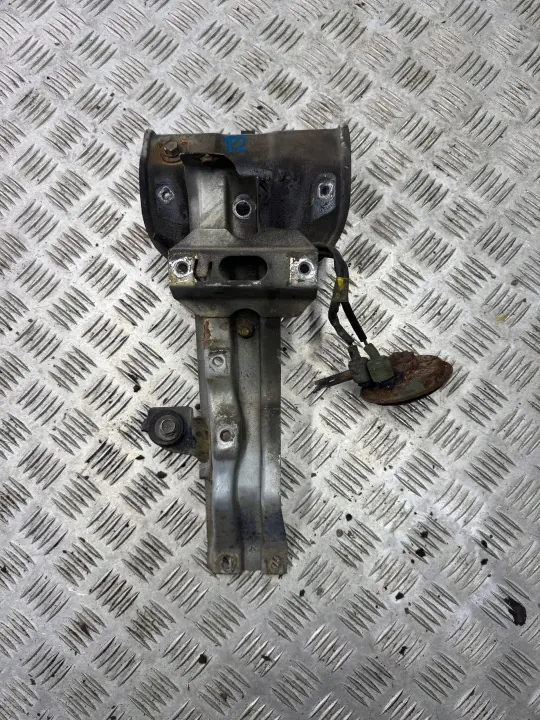 Mitsubishi Tutafäste OEM - Framre Bälte image 2