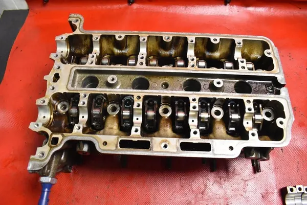 Engine Head 55355430 Opel Astra 3 III H 1.4 Twinport image 9