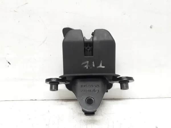 SKODA OCTAVIA 2 II 5D HB Baklucka Lås 1Z5827501C image 2