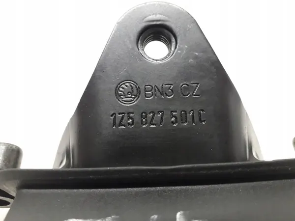 SKODA OCTAVIA 2 II 5D HB Baklucka Lås 1Z5827501C image 4