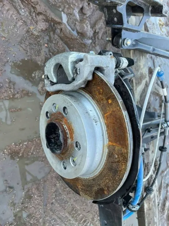 Viga do eixo traseiro OEM 555018846R Renault Kangoo image 3