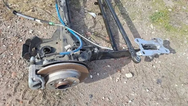 Viga do eixo traseiro OEM 555018846R Renault Kangoo image 6