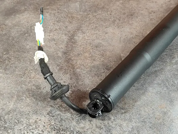 Elektrisk Baklucka Aktuator BMW X5 G05 X5M F95 OEM 9482800 image 5