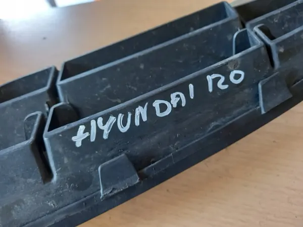 Grill for HYUNDAI I20 I 08-12 image 4