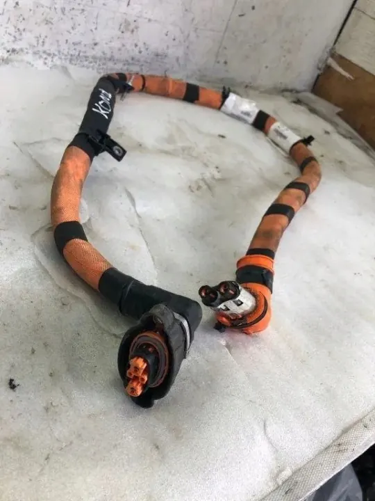 Nissan akkukaapeli OEM 240410216R JUKE 1.6L:lle image 3