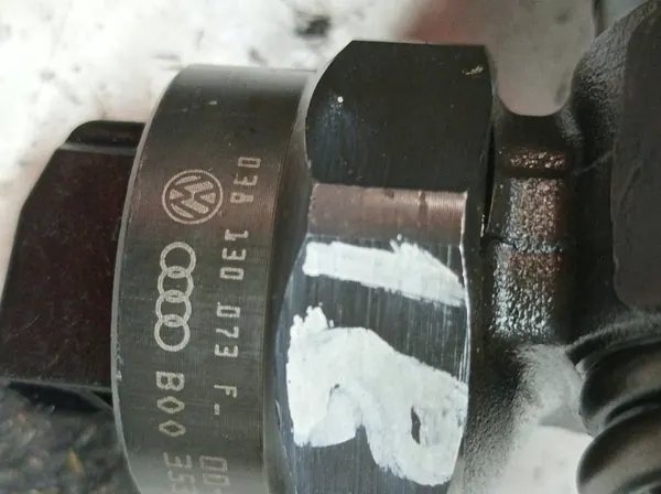 POMPOWTRYSKIWACZ VW Golf IV 1.9 TDI OEM 038130073F image 2