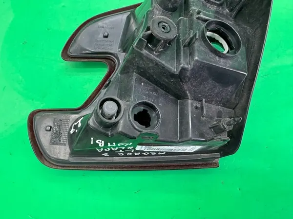 Lámpara trasera izquierda portón 265550028R Renault Megane III image 9