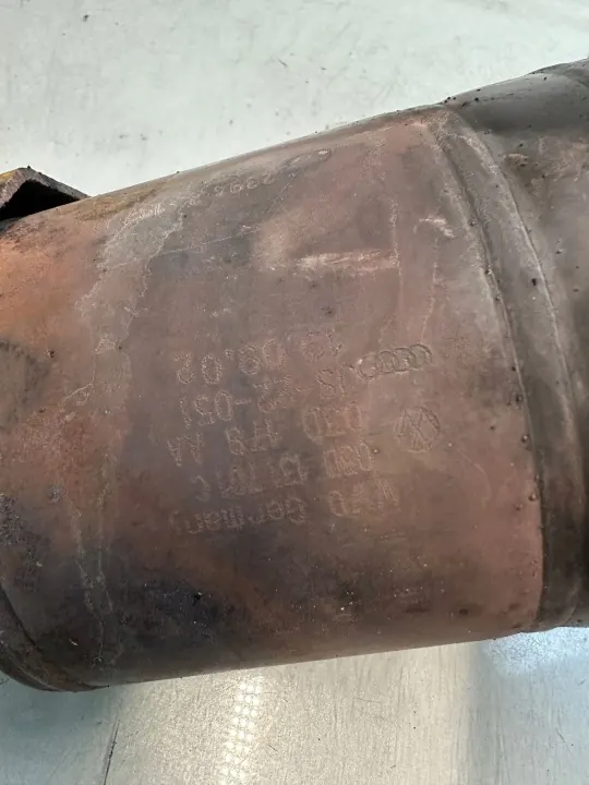 Catalisador Volkswagen OEM 03D131701C image 4