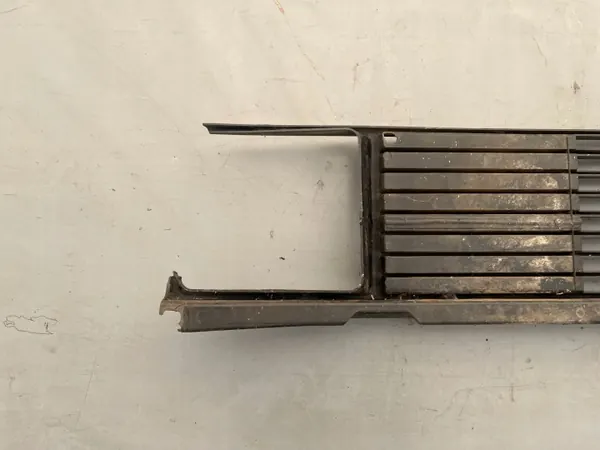 Mercedes-Benz MB100 Jäähdyttimen ritilä OEM atrapa mb100 - mefjuu image 7