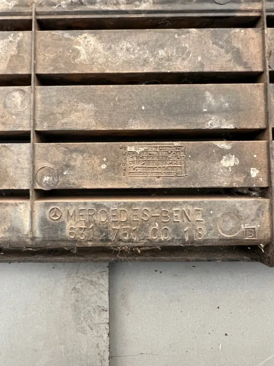 Mercedes-Benz MB100 Jäähdyttimen ritilä OEM atrapa mb100 - mefjuu image 8