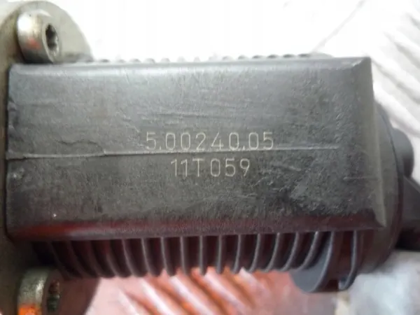 Válvula EGR Pierburg OEM B714 para Opel Zafira B 1.9CDTI image 4