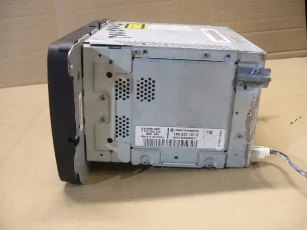 Radio CD Navigation VW Touran Passat OEM 1K0035191E image 3