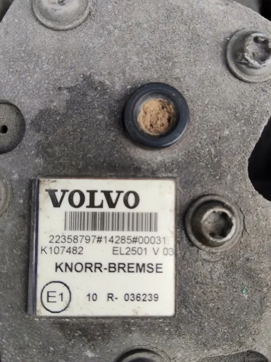 Vanne de dessiccateur Volvo FH4 K107482 22358797 VOL09 image 2