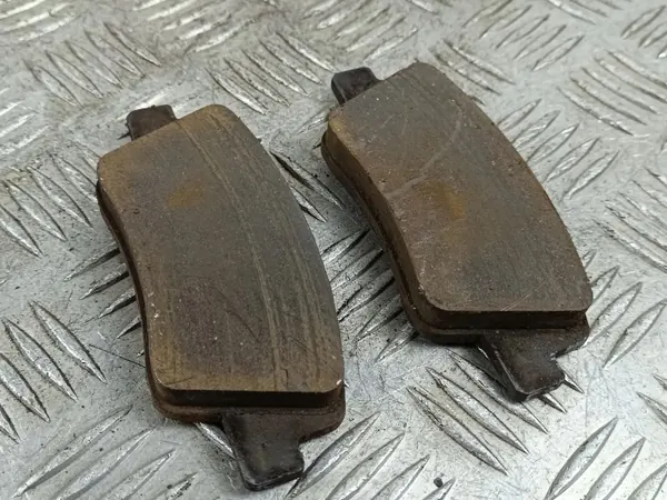 Hyundai OEM FOB41062 Taka jarrupalat - Käytetty image 3