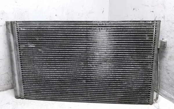 BMW OE 64509122827-01 Ilmastointikondensaattori image 3