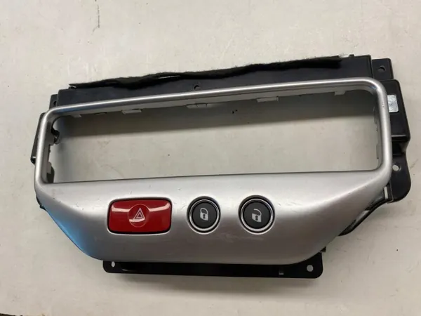 Maserati Granturismo radion kehys OEM Panel grabturismo image 2