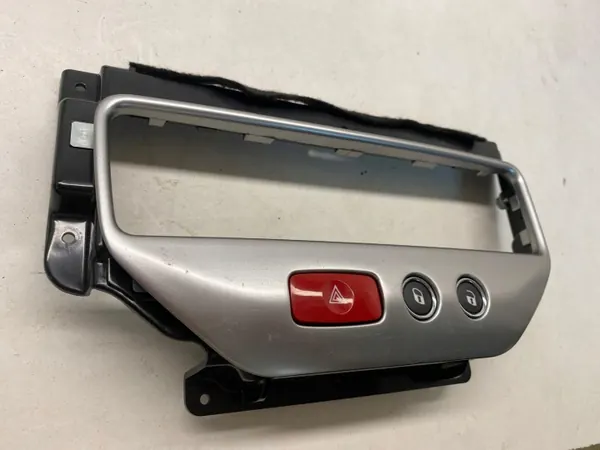 Maserati Granturismo radion kehys OEM Panel grabturismo image 3