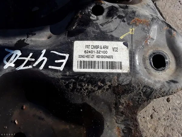 Hyundai I-40 Hulpframe OEM 624013Z100 image 3