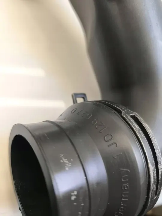 POLO IV 9N LIFT 1.9TDI Turboschlauch image 8