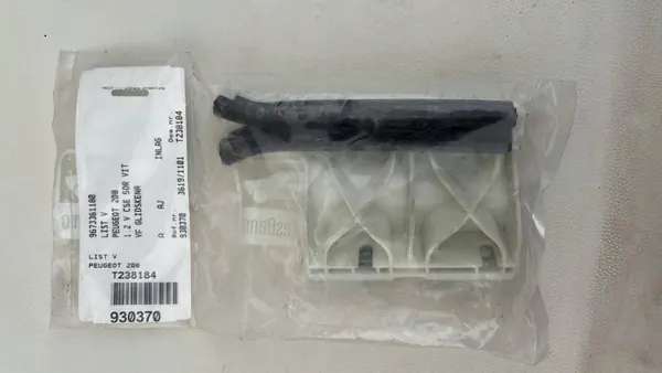 Peugeot 208 oven ohjain vasen etu OEM 9673361180 image 2