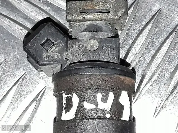 Iniettore Audi A4 B5 1995 1800 Benzina 058133551a image 2