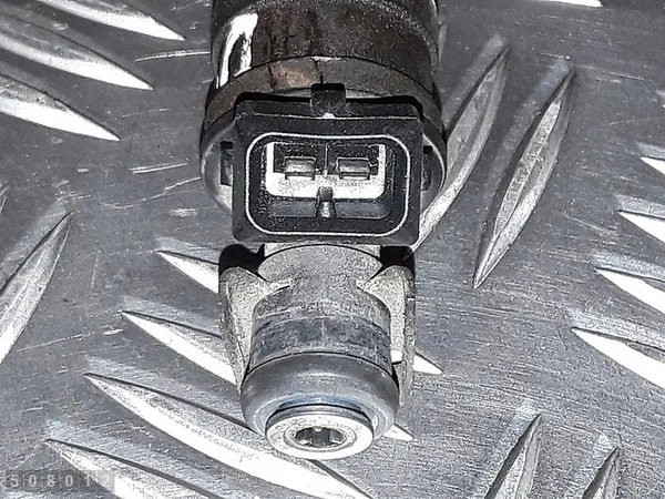 Iniettore Audi A4 B5 1995 1800 Benzina 058133551a image 4